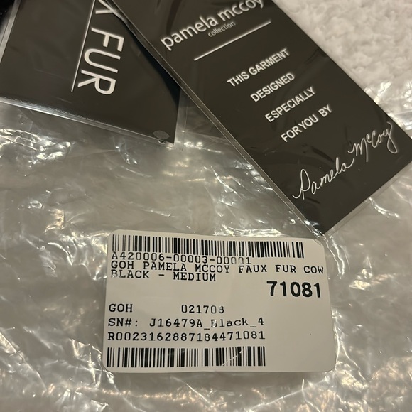 PAMELA McCoy BLACK FAUX FUR PANCHO- SIZE M - Picture 14 of 17